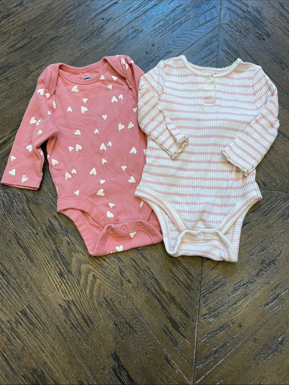 Old Navy Long-Sleeve Heart & Stripe One-Piece Bodysuits - 0-3M